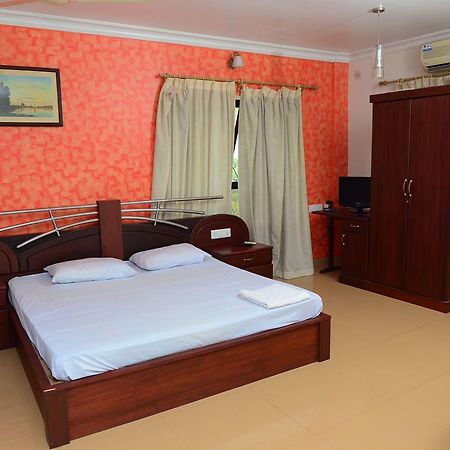 Mascot Paradise City Hotel Tellicherry Dış mekan fotoğraf